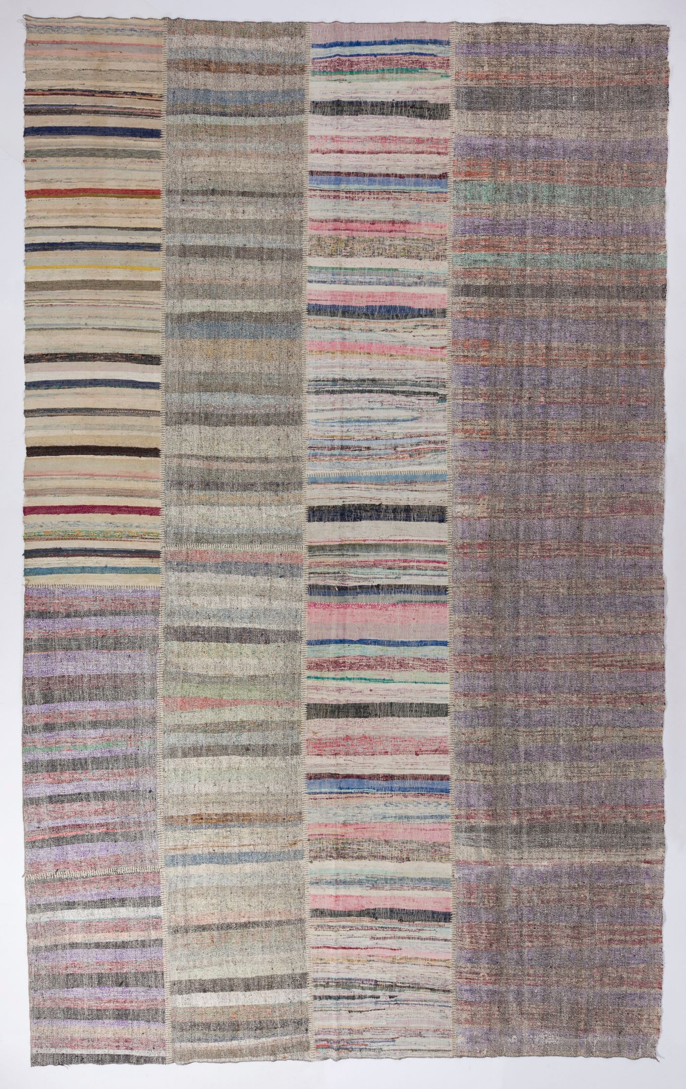 K0061980 Vintage Anatolian Kilim Rug - 5' 9 x 9' 7 (69 x 115